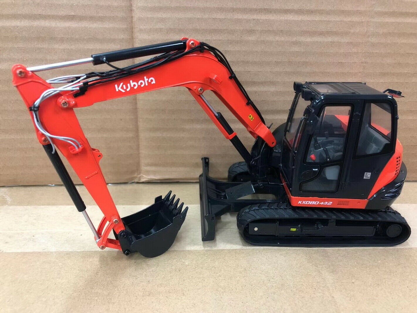 Il miglior giocattolo per il tuo bambino originale Kubota modello  KX080-4alpha2 anno 2022